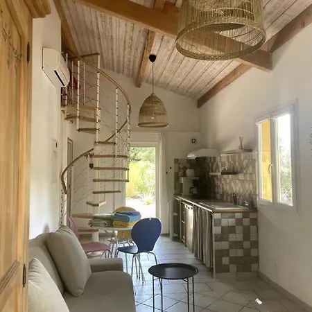 Avec Mezzanine Et Jardin Apartament Rochefort-du-Gard
