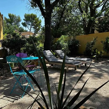 Avec Mezzanine Et Jardin * Rochefort-du-Gard